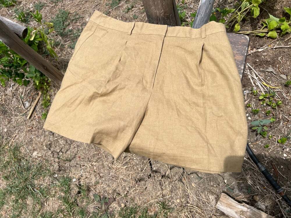Zara Women's Tan Pleated Linen Blend Tailored Shorts